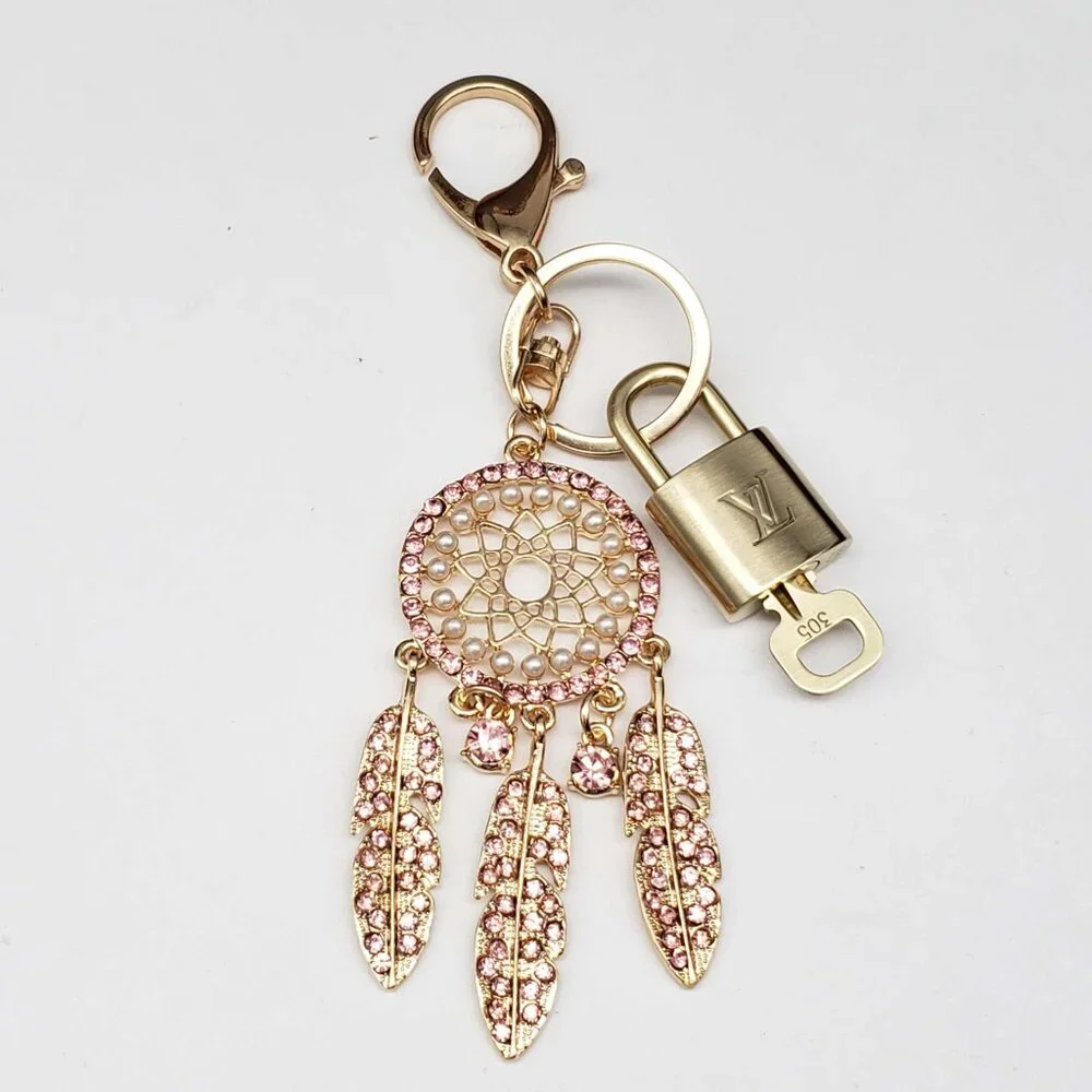Authentic LV Gold Padlock & Key 🔑 Bag Charm / Unbranded Keychain Combo - Picture 2 of 7